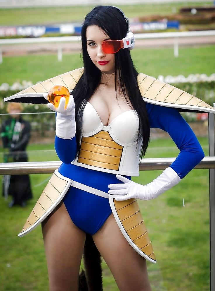 Sexy-Cosplay-Of-The-Day-6-12-18-Featured-On-Diabolical-Rabbit6.jpg